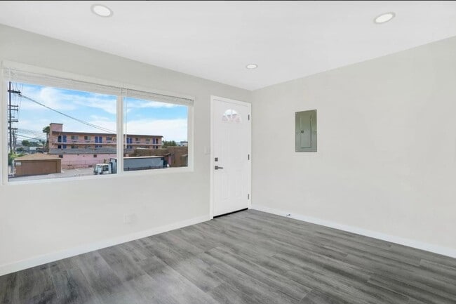 Photo - Beautiful Renovated 1 Bed/1 Bath w/yard-MOVE IN PROMOTION Unidad 4959 D