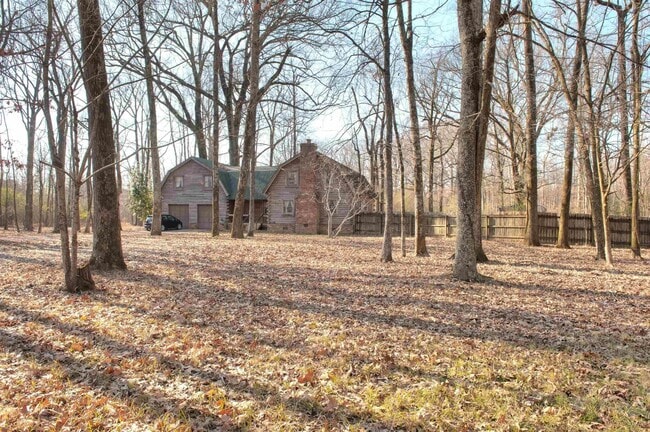Building Photo - 635 Sycamore Rd Rental