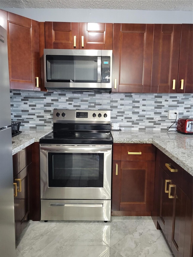 Photo - 800 SW 11th Ave Unidad 17