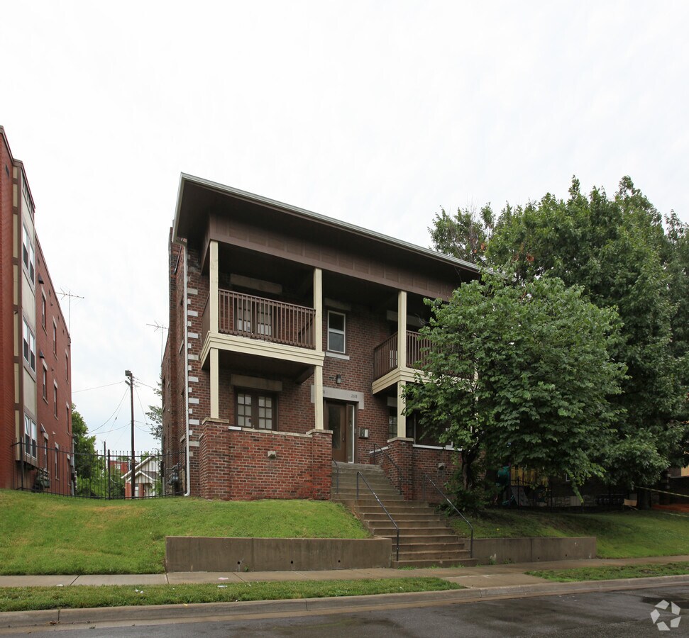 Photo - Justin Place