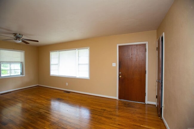 Photo - 512 Braden St