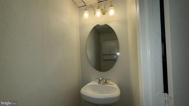 Photo - 339 Charles St