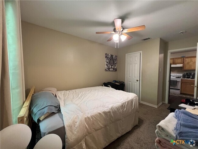 Building Photo - 896 Advance St Rental
