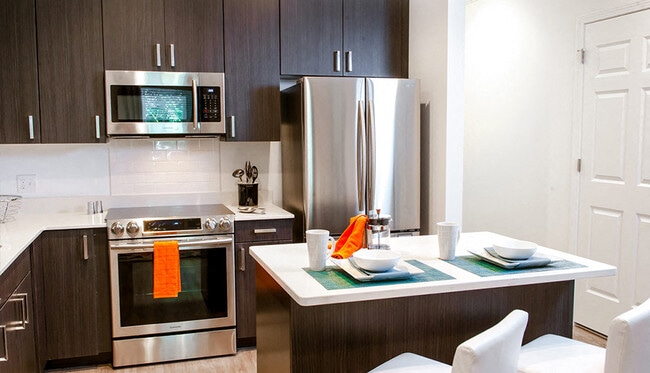 Photo - Metro Star - Metro 121