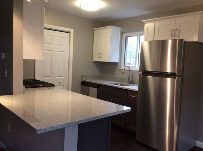kitchen- gray - Sigella Property Apartments