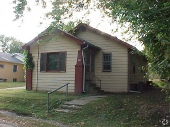 Building Photo - 1004 S Madison St Rental