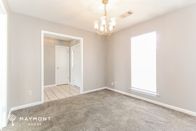 Photo - 7076 Lakeview Dr