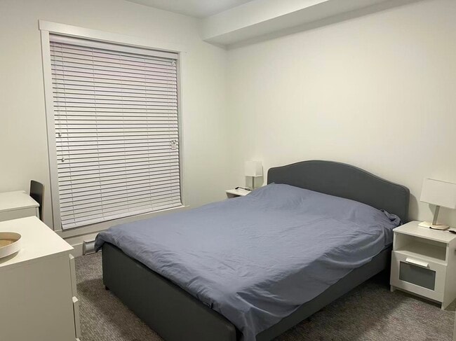 Photo - 13978 Fraser Hwy