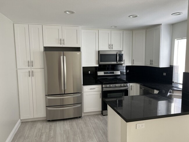 Spacious-Bright 3 Bedroom 2.5 Two story Ba... - Spacious-Bright 3 Bedroom 2.5 Two story Ba... Unidad #21
