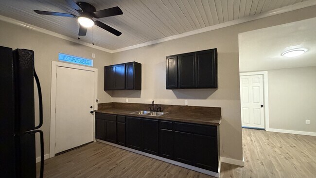 1401 Monterey St Unidad 1