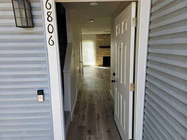 Photo - 6806 Old Quarry Ln