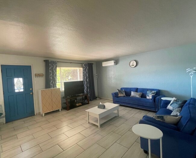 Photo - 2112 Garcia St NE