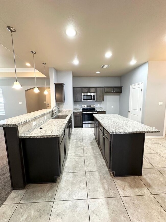 Photo - 3 Bed 2 Bath Ready to Rent ASAP! Granite/ Large Master Bedroom!