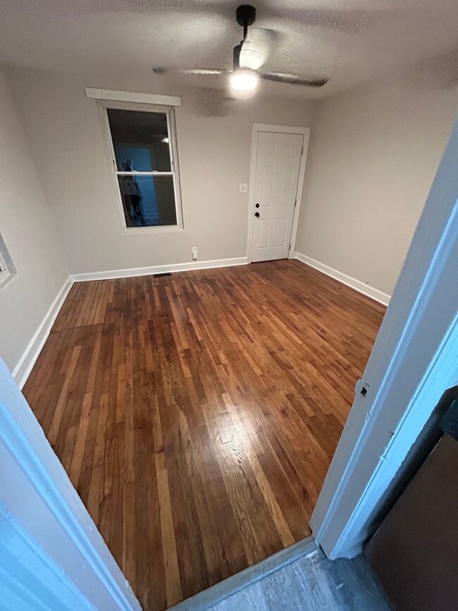 Photo - 305 Orange St