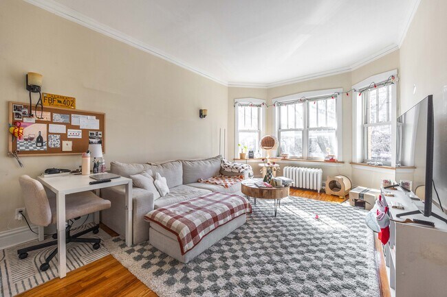 Building Photo - 827 W Wrightwood Ave Unit 1