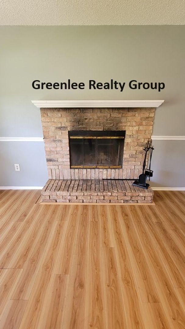 Photo - Adorable 2 Bed/1 Bath Updated Home in Seven Springs! - Fenced Yard!