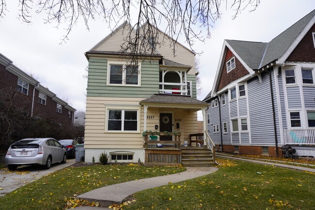 Photo - 2559 N Frederick Ave Unit 2559 N Frederick Ave