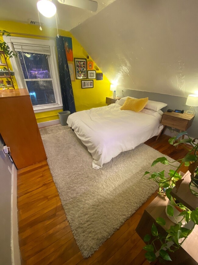 Building Photo - 4 Perry Ave Unit 3