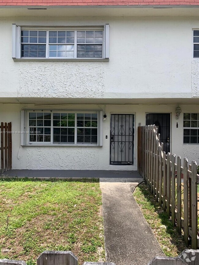 Building Photo - 1521 NE 150th St Rental