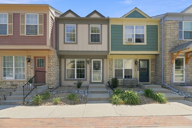 Building Photo - $1,895.95 - 2 Bed 1.5 Bath Townhome in Westminster with In Unit #E