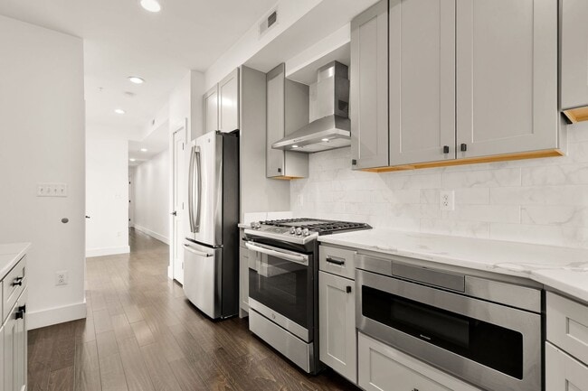 Building Photo - Beautiful 2 Bed/2 Bath in Petworth Unit 5 Rental