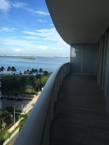 Photo - 488 NE 18th St Unidad 809