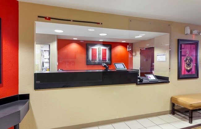 Furnished Studio-Madison - Junction Court