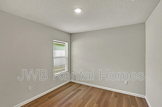 Photo - 9137 12th Ave