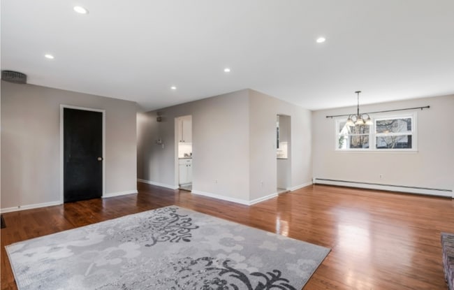 Photo - 944 Victor St