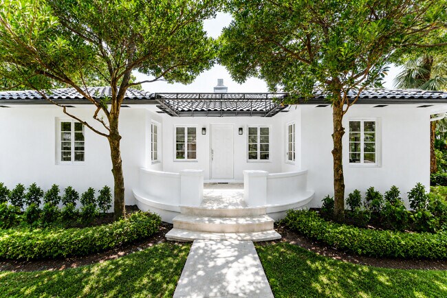 400 E Royal Palm Rd