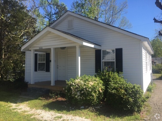 Building Photo - WRIGHTSVILLE AVE - Charming Cottage Style ... Rental