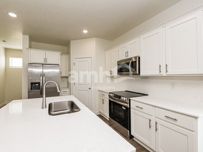 Photo - 1432 W Mahogany St