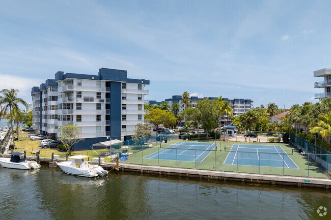 Photo - The Reef Club