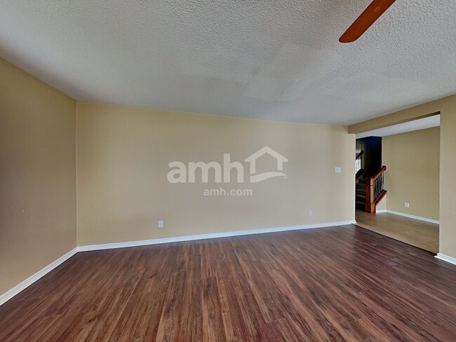 Photo - 7927 Newhall Way