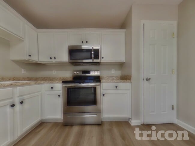 Photo - 115 Fairfax Dr