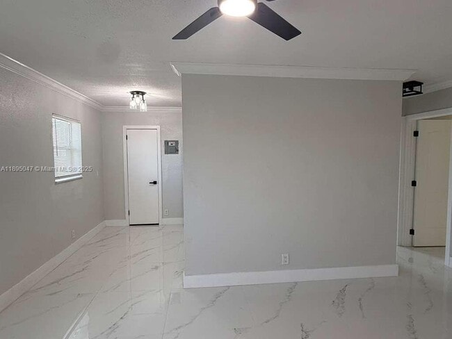 Photo - 3128 SW 12th Pl Unit 4