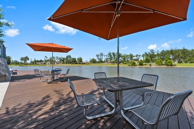 Building Photo - 15823 Bird of Paradise Dr Rental