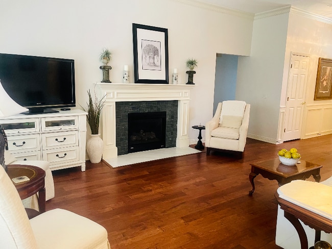 Photo - 1027 E Broadview Dr