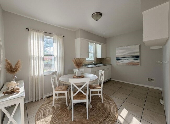 Photo - 900 40th St S