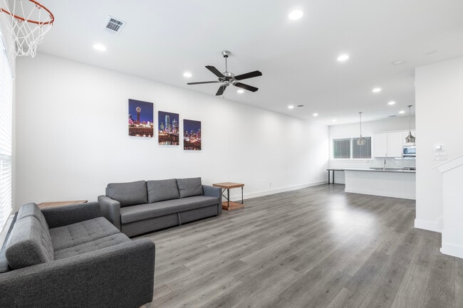 Photo - 1737 W Cantey St