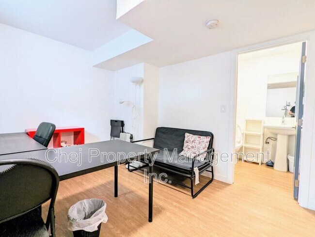 Photo - 13104-13112 112 Ave NW Unité Basement