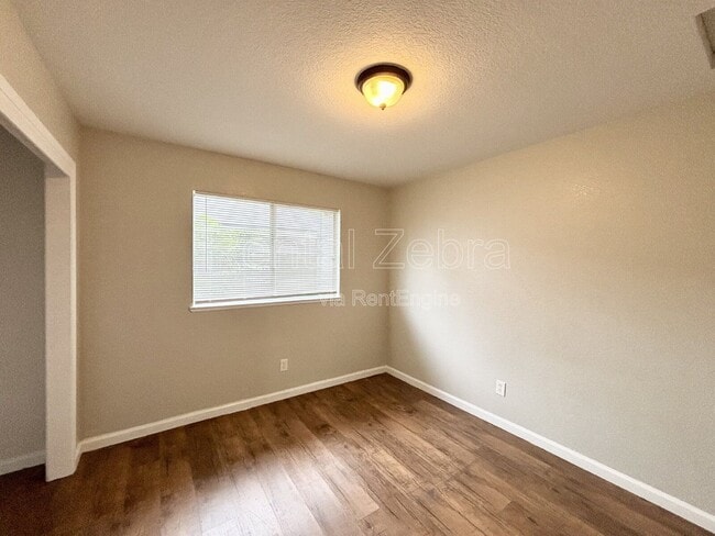 Photo - 920 Vermont Ave