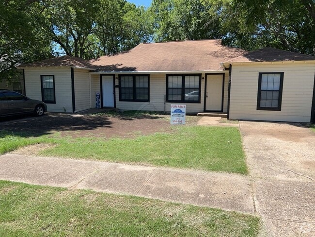 Building Photo - 1802 Poage Ave Rental