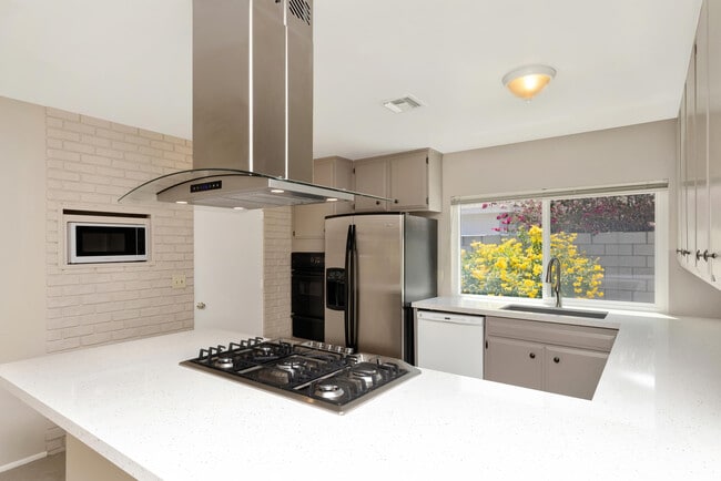 Photo - 72896 Tamarisk St