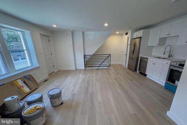 Photo - 400 N Front St Unit E