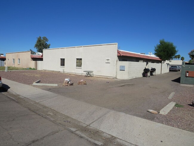 Building Photo - 2726 E Tierra Buena Ln Unit Apt. 3