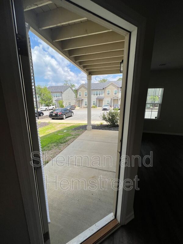 Photo - 655 Dobhill Ln