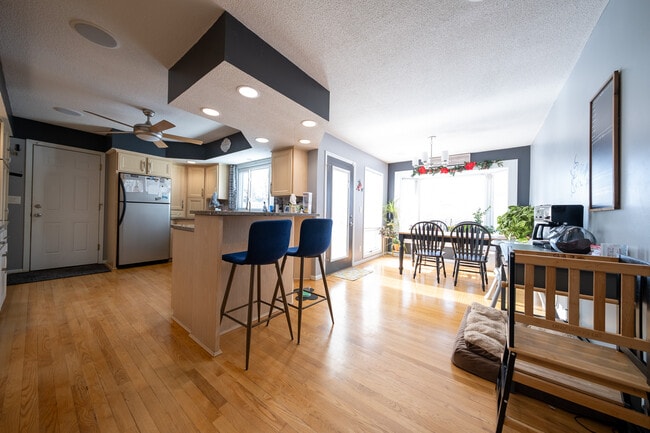 Photo - 7801 Noble Ave N