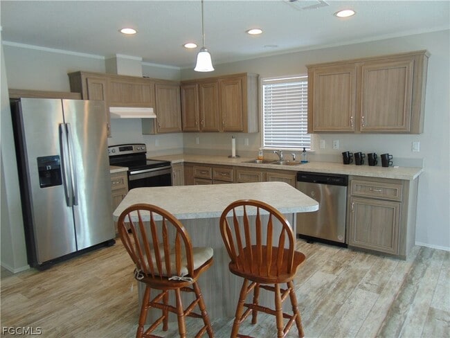 Photo - 1445 N Bridge St