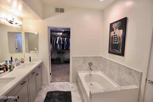 Photo - 2315 N 52nd St